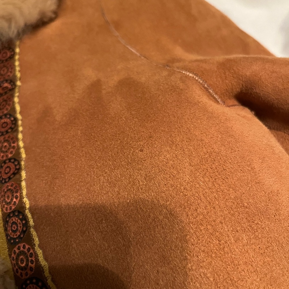 Musier Shearling Coat - Picture 8 of 12